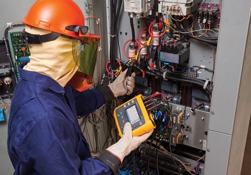 The Fluke 1770 Series Three-Phases Power Quality Analyzers eliminate the complexities of PQ logging to speed studies